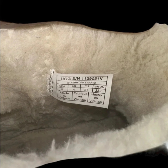 UGG CLASSIC CLEAR MINI PIXELATE MULTICOLOR WATERPROOF BOOTS SIZE 5 - Picture 7 of 8